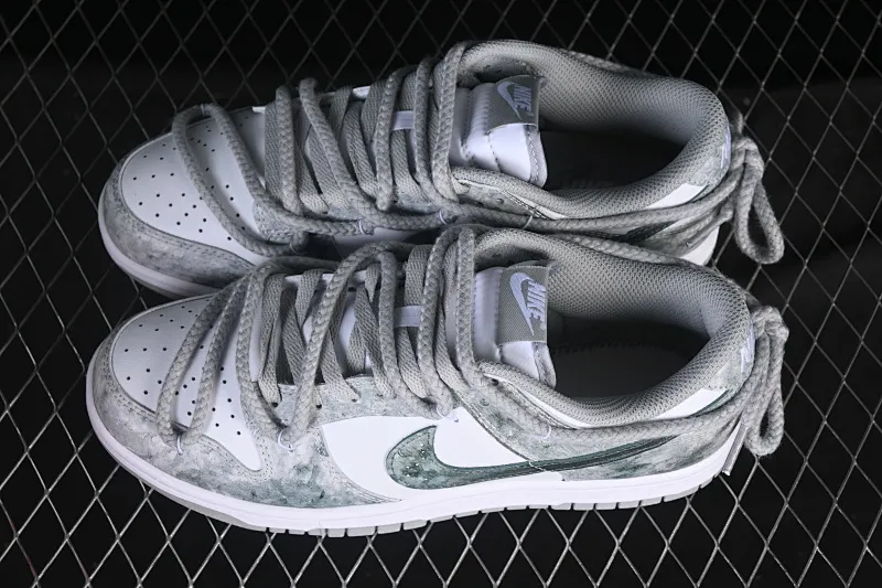All categories Nk SB Dunk Series Nk SB Dunk Low High-end customized low-top sneakers Nike SB Dunk Low straps Anniversary high-end customized low-top casual sneakers HF5441-105